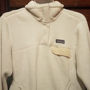 Patagonia fleece pullover.
